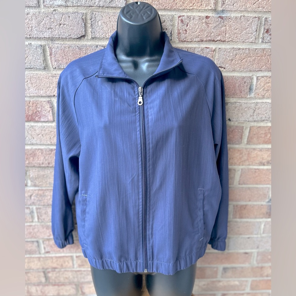 This well kept Appleseed’s Petites jacket. Blue. In size PL.